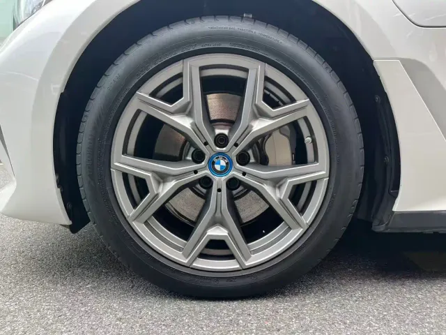 BMW i3 — Фото автомобиля 13