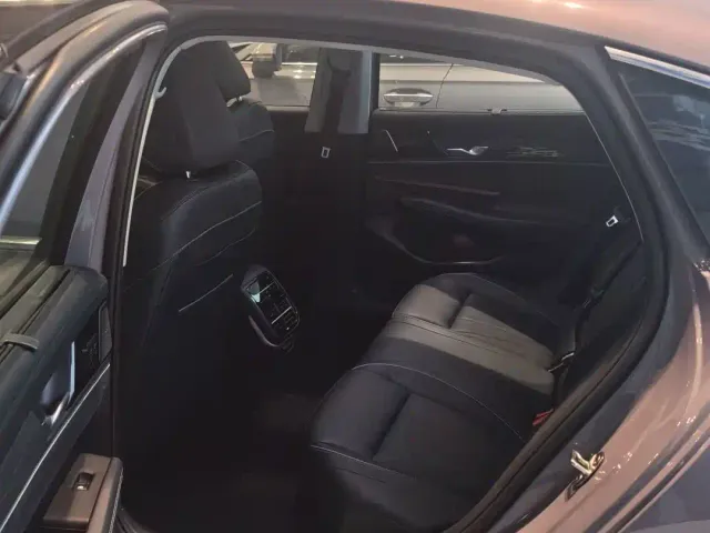 Volkswagen Passat — Фото автомобиля 7