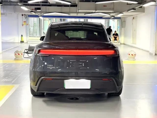 Tesla Model Y — Фото автомобиля 6