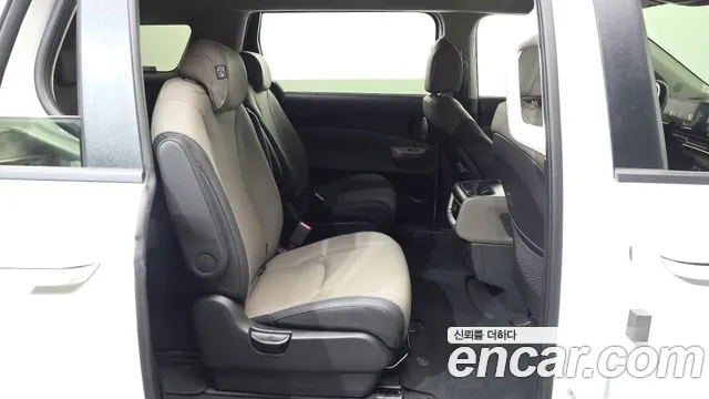 Kia Carnival — Фото автомобиля 17
