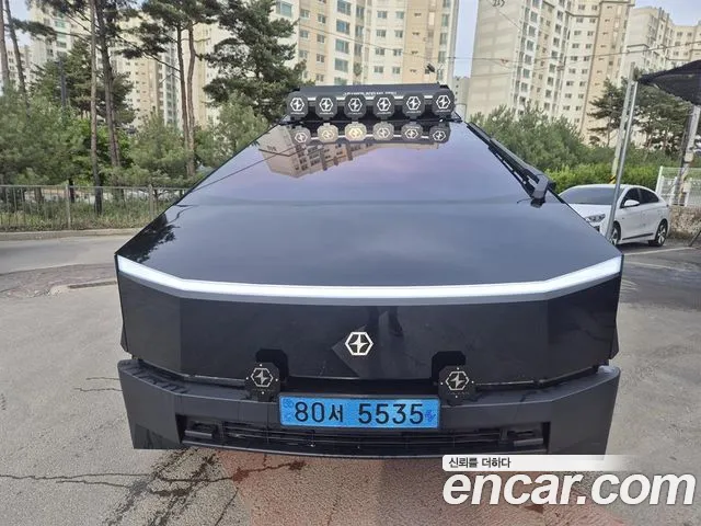 Tesla Cybertruck — Фото автомобиля 2