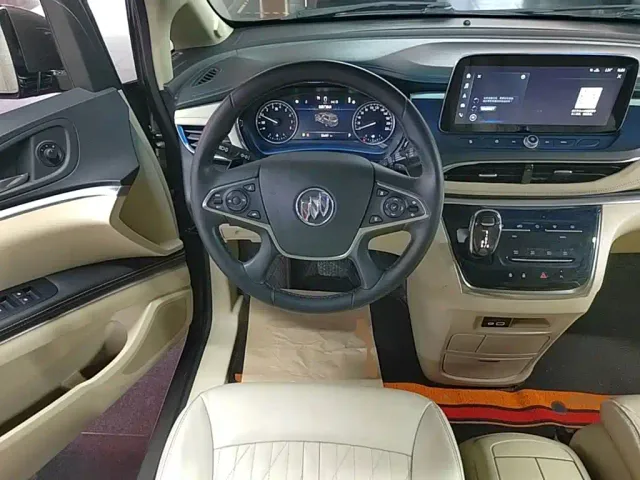 Buick GL8 — Фото автомобиля 10