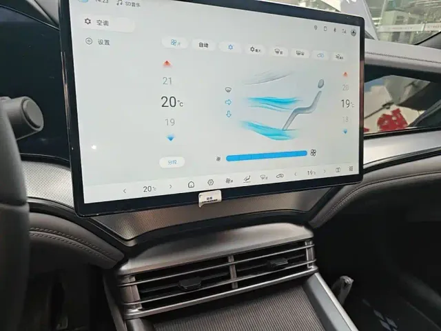 BYD Seal 07 DM-i — Фото автомобиля 12