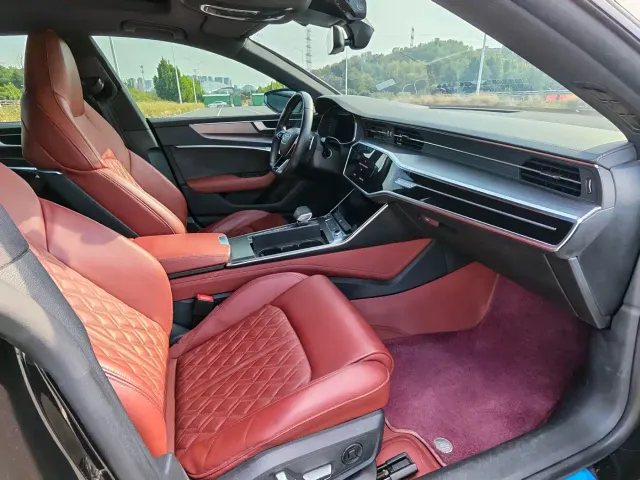 Audi A7L — Фото автомобиля 11