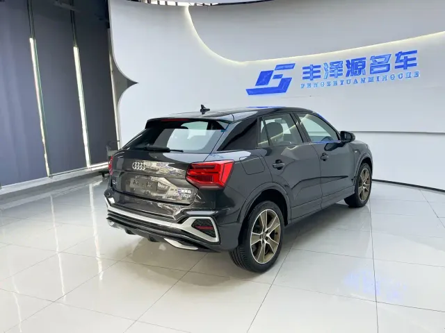 Audi Q2L — Фото автомобиля 4
