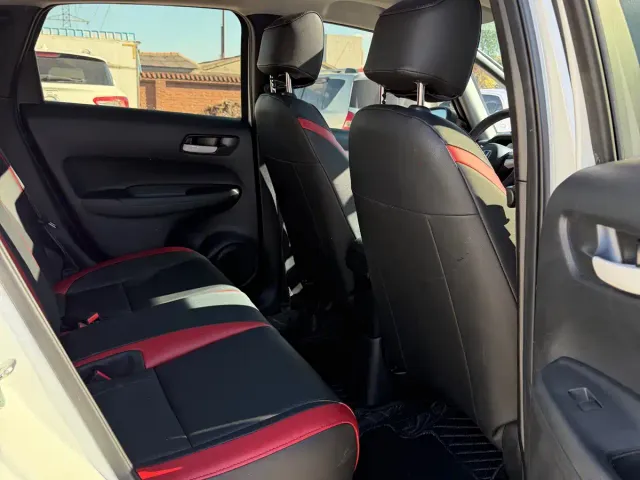 Honda Fit — Фото автомобиля 13