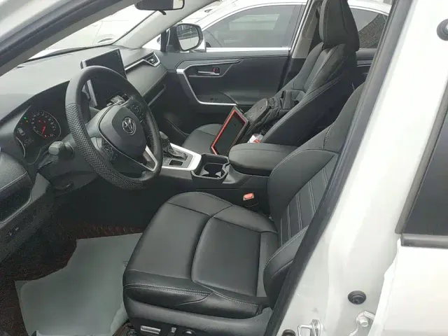 Toyota Wildlander — Фото автомобиля 10