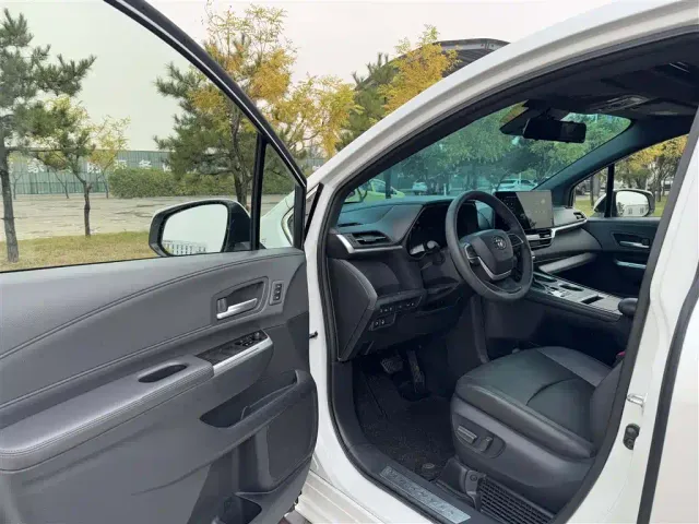 Toyota Granvia — Фото автомобиля 8