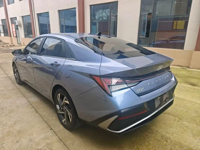 Hyundai Elantra — Фото автомобиля 6