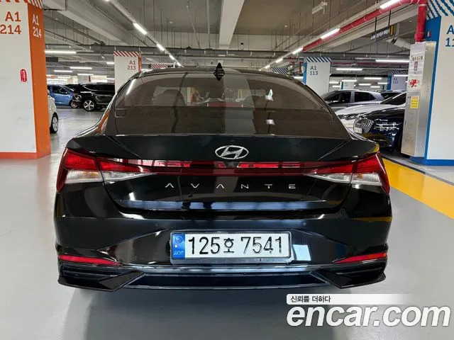 Hyundai Avante CN7 — Фото автомобиля 3