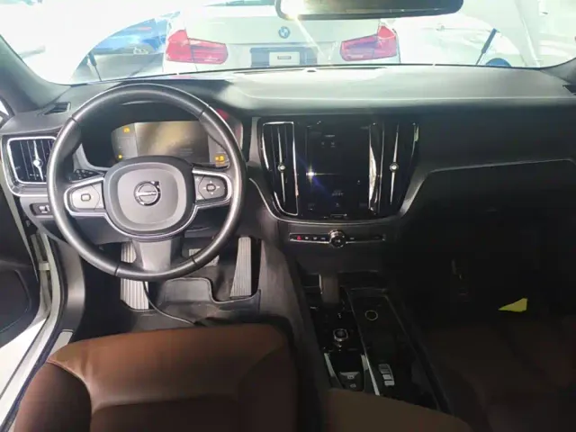 Volvo S60 — Фото автомобиля 9