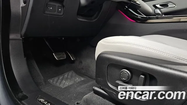 Land Rover Range Rover Velar Range Rover Velar 2.0 P250 Dynamic SE — Фото автомобиля 30