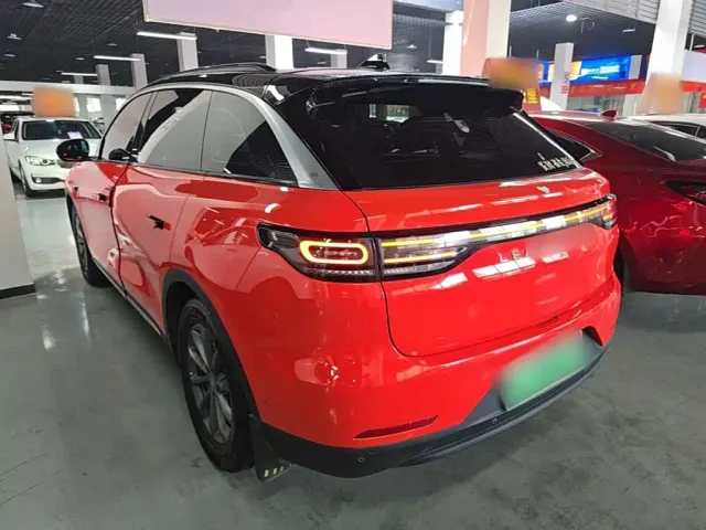 Leapmotor C11 — Фото автомобиля 4