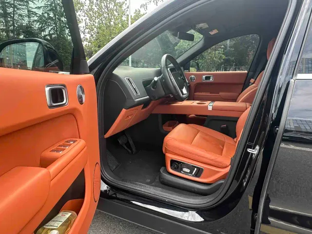 Li Auto L9 — Фото автомобиля 5