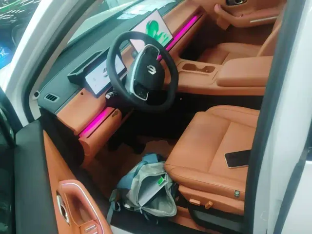 Leapmotor C16 — Фото автомобиля 14