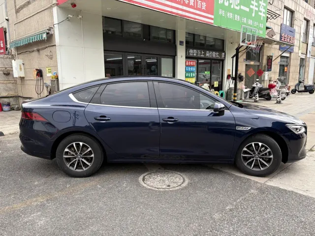 BYD Qin PLUS — Фото автомобиля 16