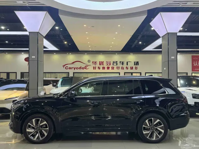 Li Auto ONE — Фото автомобиля 5