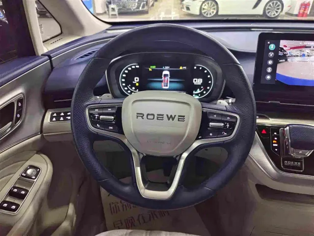 Roewe iMAX8 — Фото автомобиля 8