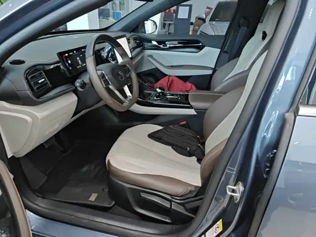 BYD Qin PLUS — Фото автомобиля 10
