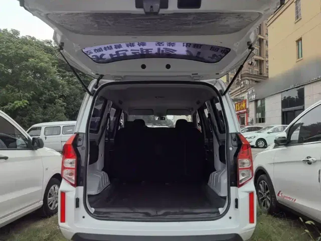 Wuling Hongguang Plus — Фото автомобиля 18