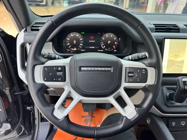 Land Rover Defender — Фото автомобиля 20