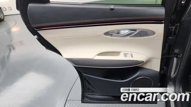 Genesis GV70 — Фото автомобиля 25