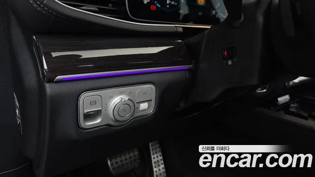Mercedes-Benz GLE-Class — Фото автомобиля 14