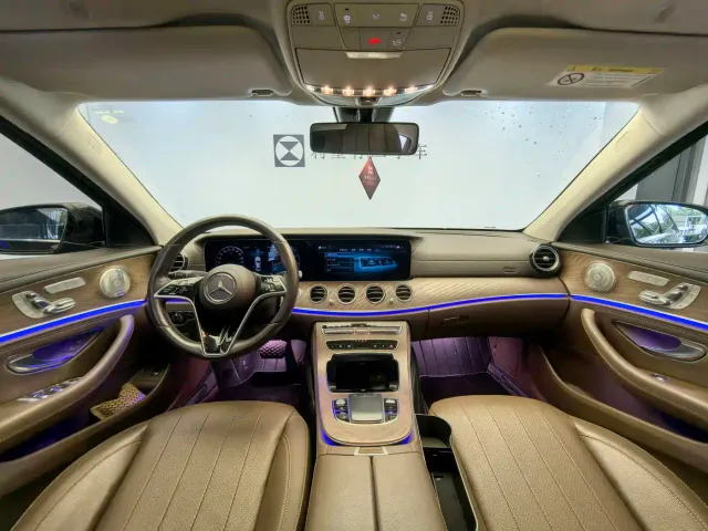 Mercedes-Benz E-Class — Фото автомобиля 11