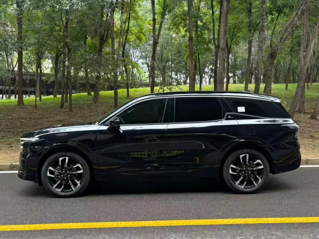 Ford Edge — Фото автомобиля 3