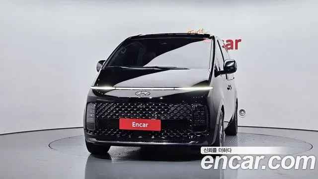 Hyundai Staria Staria 4WD Lounge 9 мест — Фото автомобиля 3