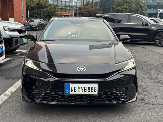 Toyota Camry — Фото автомобиля 2