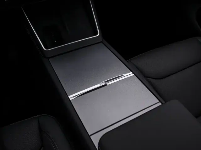 Tesla Model Y — Фото автомобиля 9