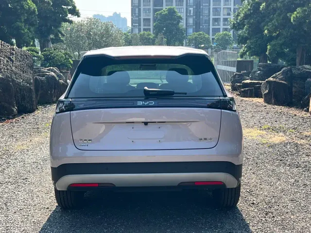 BYD Seal 05 DM-i — Фото автомобиля 5