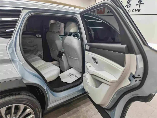BYD Song Ultra — Фото автомобиля 7