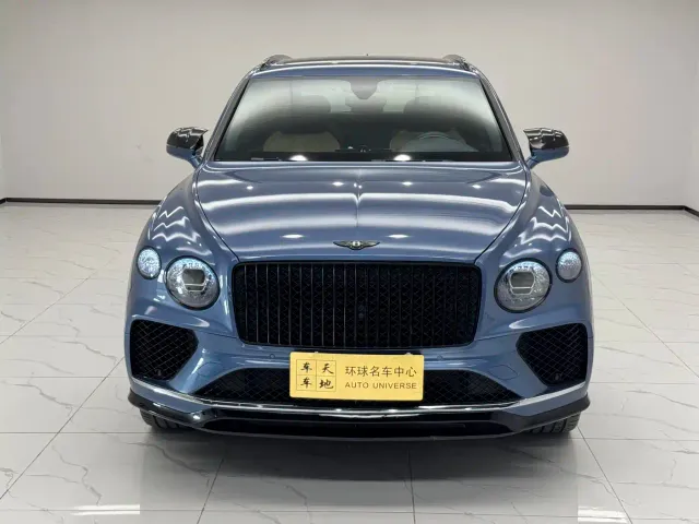 Bentley Bentayga — Фото автомобиля 2