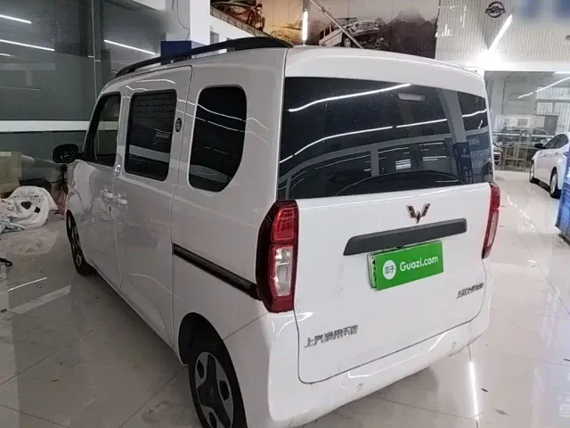 Wuling Zhiguang NEV — Фото автомобиля 4