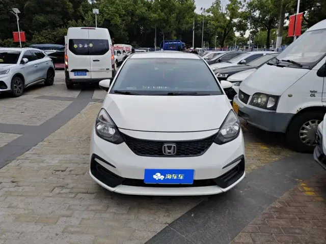 Honda Fit — Фото автомобиля 2