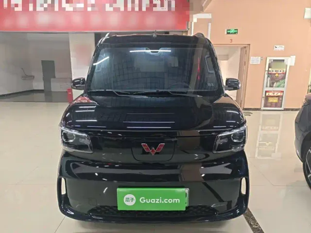Wuling Zhiguang NEV — Фото автомобиля 2