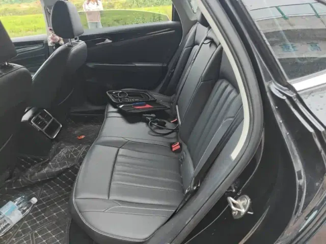 Volkswagen Passat — Фото автомобиля 16