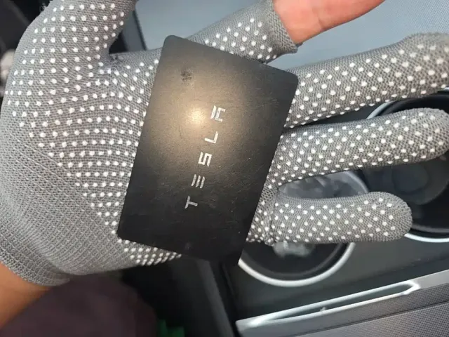 Tesla Model Y — Фото автомобиля 8