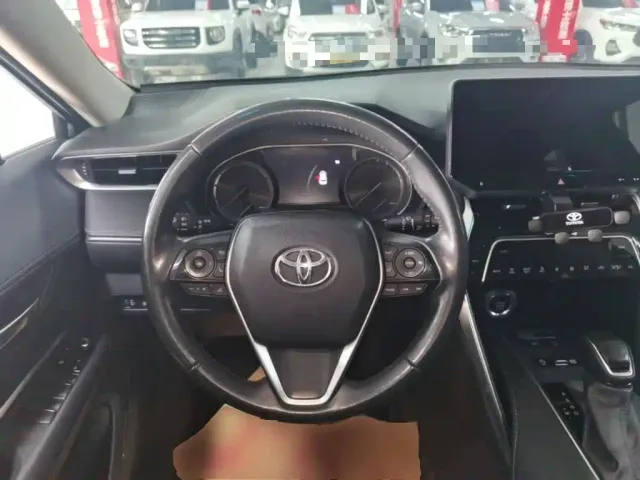 Toyota Harrier — Фото автомобиля 10
