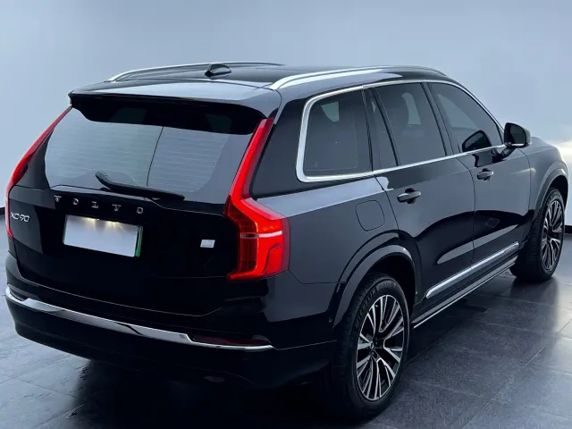 Volvo XC90 — Фото автомобиля 9