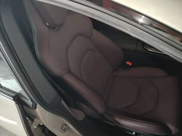 Xiaomi SU7 — Фото автомобиля 24