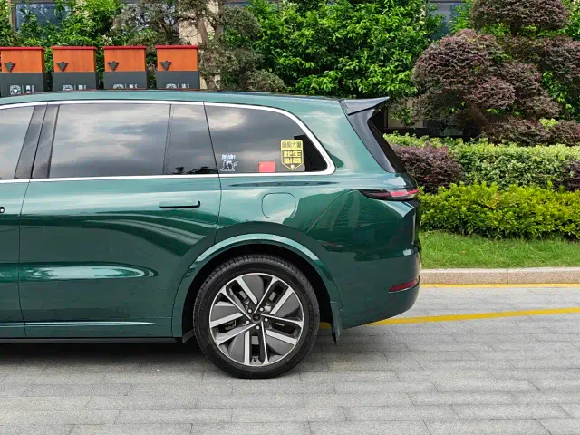 Li Auto L9 — Фото автомобиля 5