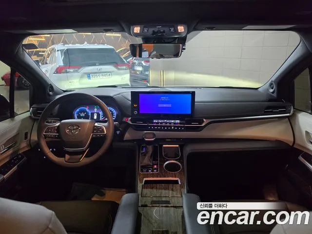 Toyota Sienna — Фото автомобиля 7