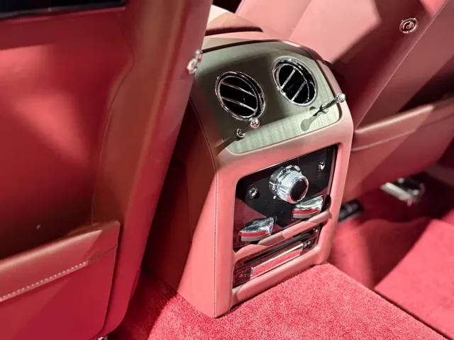 Rolls-Royce Ghost — Фото автомобиля 17