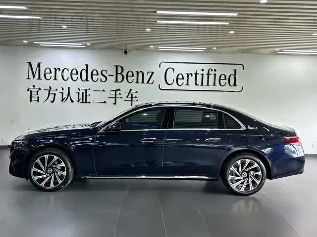 Mercedes-Benz E-Class — Фото автомобиля 3