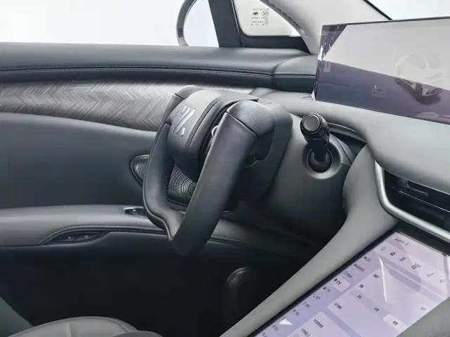 IM Motors LS6 — Фото автомобиля 22