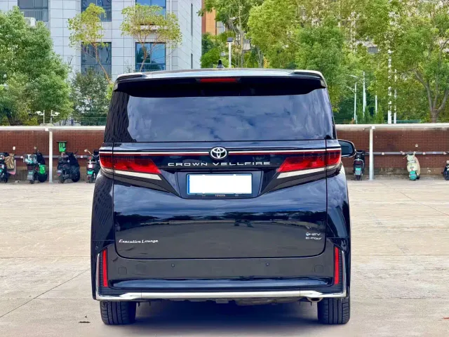 Toyota Vellfire — Фото автомобиля 9