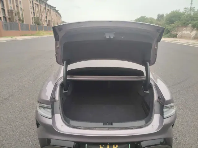 Xiaomi SU7 — Фото автомобиля 14